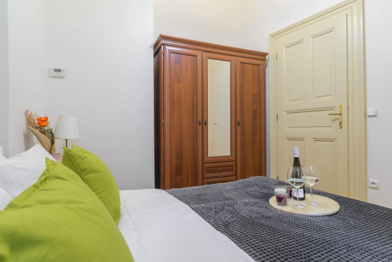 Cozy Apartment Near Stefanikuv Most Prag Exteriör bild